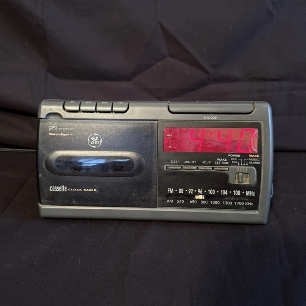 Vintage GE 7-4936A Cassette Digital Alarm Clock AM/FM Radio Tested Working